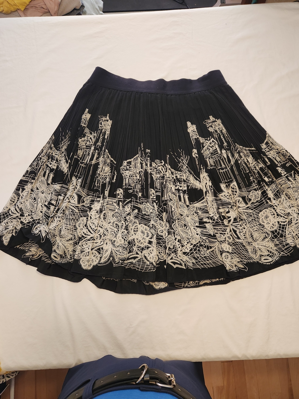 Black Cream Pleated Cityscape Floral Midi Skirt Lined